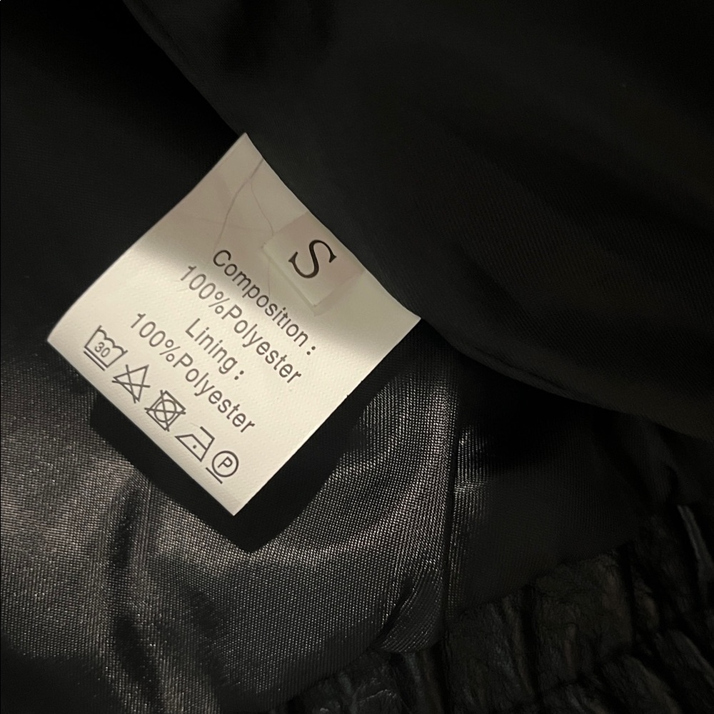 The viral leather jacket (not leather) - Picture 3 of 7